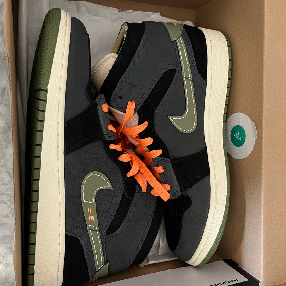 Air Jordan 1 mid SE Craft (GS) 6.5Y